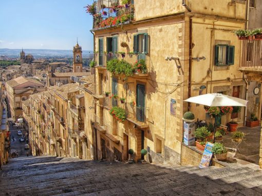 Caltagirone<br>Dist. 115 km<br />